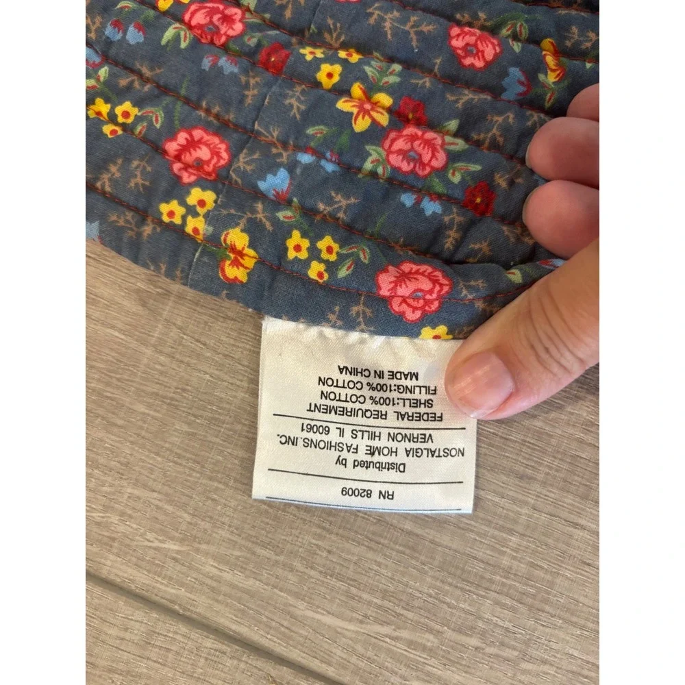 Large floral red reversible quilt 100% cotton